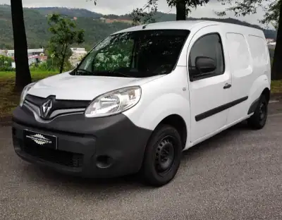 Renault Kangoo 1.5 DCi Maxi 2017 - 9950 EUR, 251230 km - AUTO.MOTO.pt - 251230km - foto 2 de 22