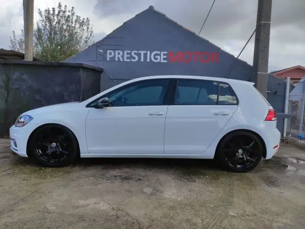 Volkswagen Golf 2018 - 15900 EUR, 106000 km - AUTO.MOTO.pt - 106000km - foto 4 de 29