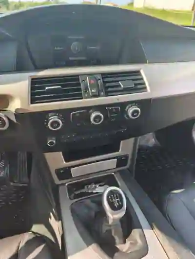 BMW 520 2008 - 7450 EUR, 289000 km - 289000km - foto 5 de 9