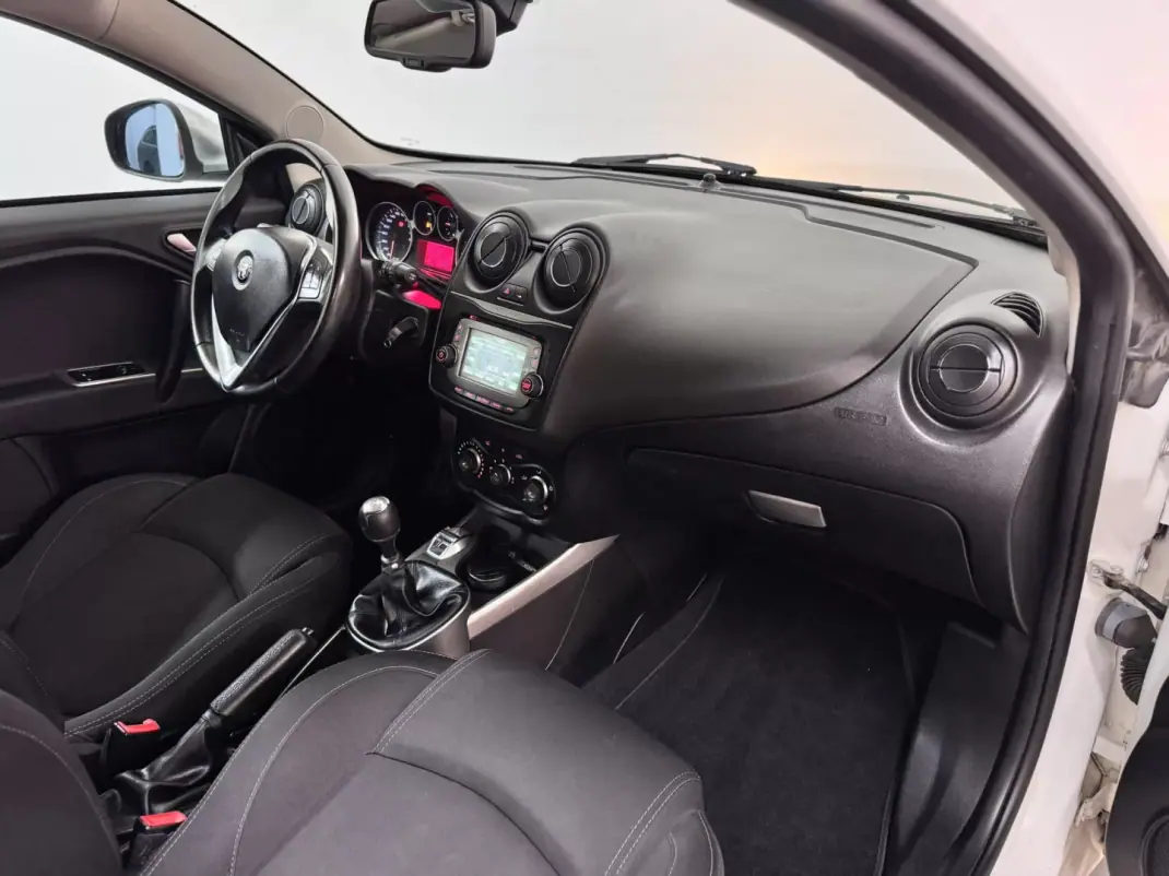 Alfa Romeo MiTo 2016 - 9250 EUR, 104000 km - AUTO.MOTO.pt - 104000km - foto 50 de 55