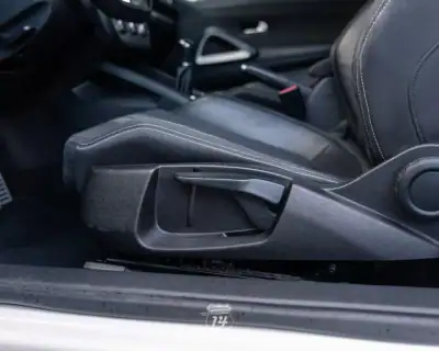 Volkswagen Scirocco 2013 - 16990 EUR, 153299 km - AUTO.MOTO.pt - 153299km - foto 26 de 49