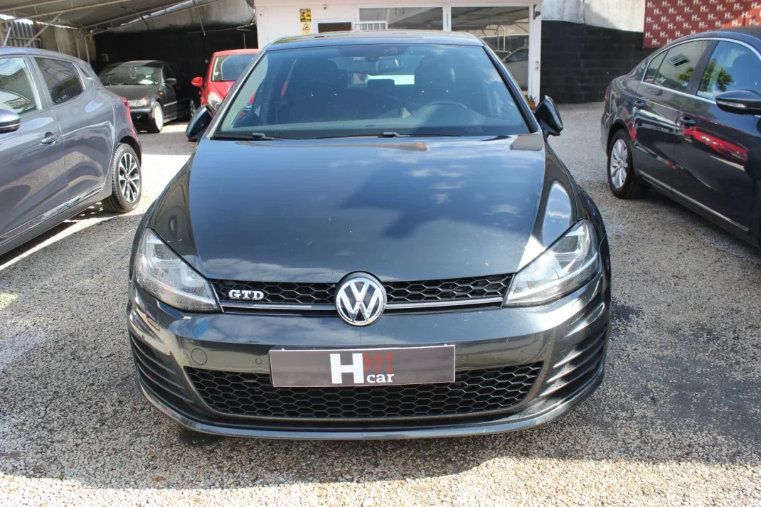 Volkswagen Golf 2015 - 18500 EUR, 230100 km - AUTO.MOTO.pt - 230100km - foto 1 de 19