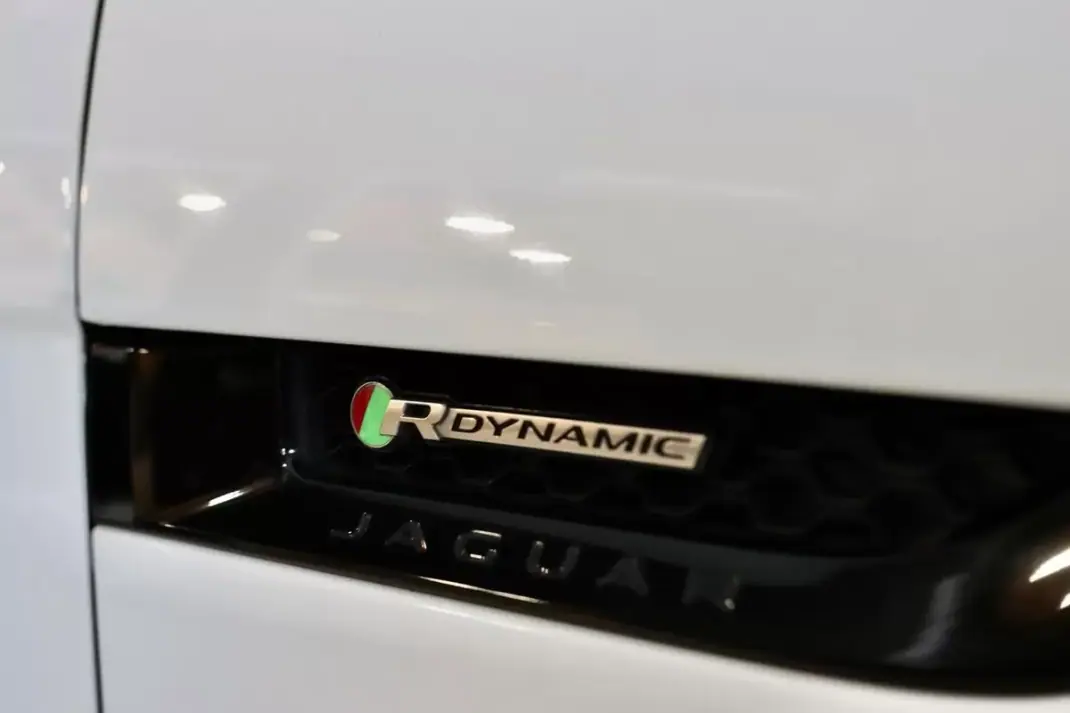 Jaguar F-Type 2019 - 48900 EUR, 47575 km - AUTO.MOTO.pt - 47575km - foto 4 de 29