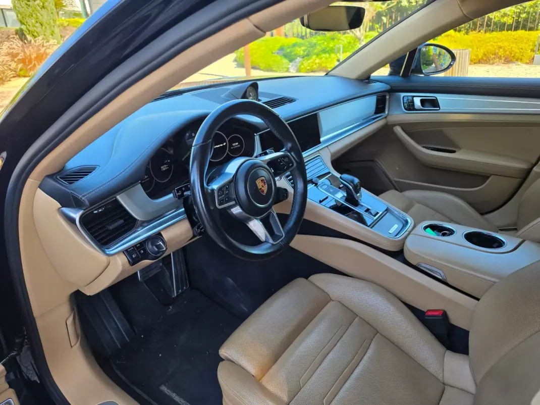 Porsche Panamera Sport Turismo 2018 - 64990 EUR, 99000 km - 99000km - foto 7 de 12
