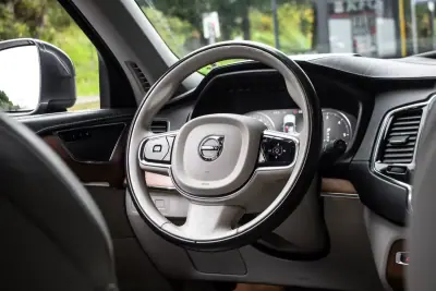 Volvo XC 90 2016 - 24990 EUR, 206775 km - AUTO.MOTO.pt - 206775km - foto 38 de 50