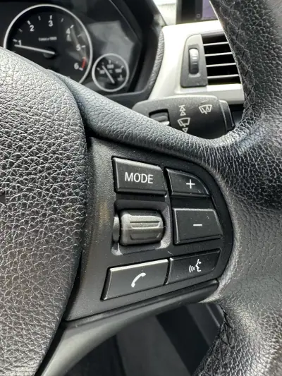 BMW 318 2015 - 14900 EUR, 173000 km - AUTO.MOTO.pt - 173000km - foto 41 de 62