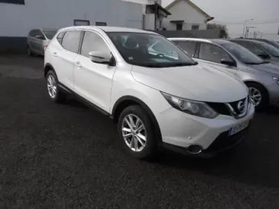 Nissan Qashqai 2015 - 16500 EUR, 100843 km - AUTO.MOTO.pt - 100843km - foto 2 de 12