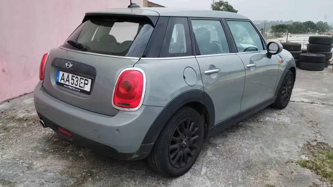 MINI 5 Portas 2016 - 8999 EUR, 224000 km - AUTO.MOTO.pt - 224000km - foto 5 de 32