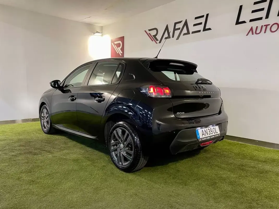 Peugeot 208 2022 - 13450 EUR, 145000 km - AUTO.MOTO.pt - 145000km - foto 8 de 29