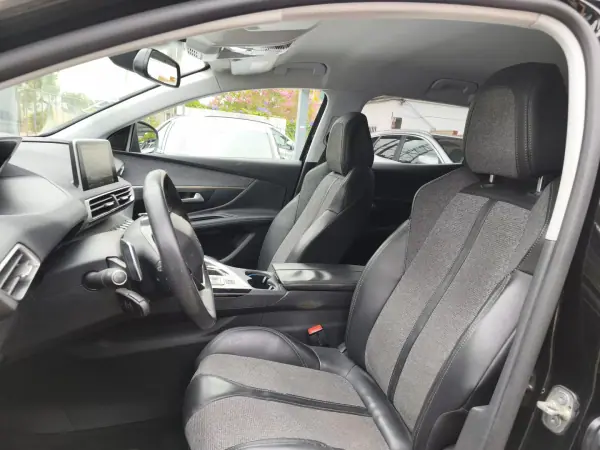 Peugeot 3008 2017 - 17900 EUR, 125000 km - AUTO.MOTO.pt - 125000km - foto 7 de 10