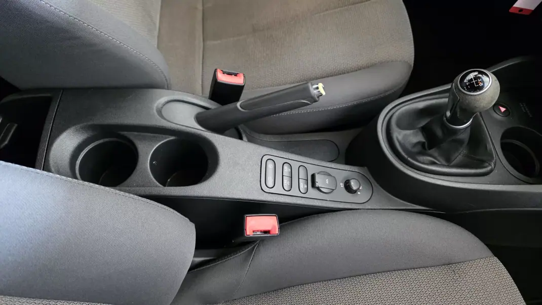 SEAT Leon 2011 - 8900 EUR, 188295 km - AUTO.MOTO.pt - 188295km - foto 50 de 52