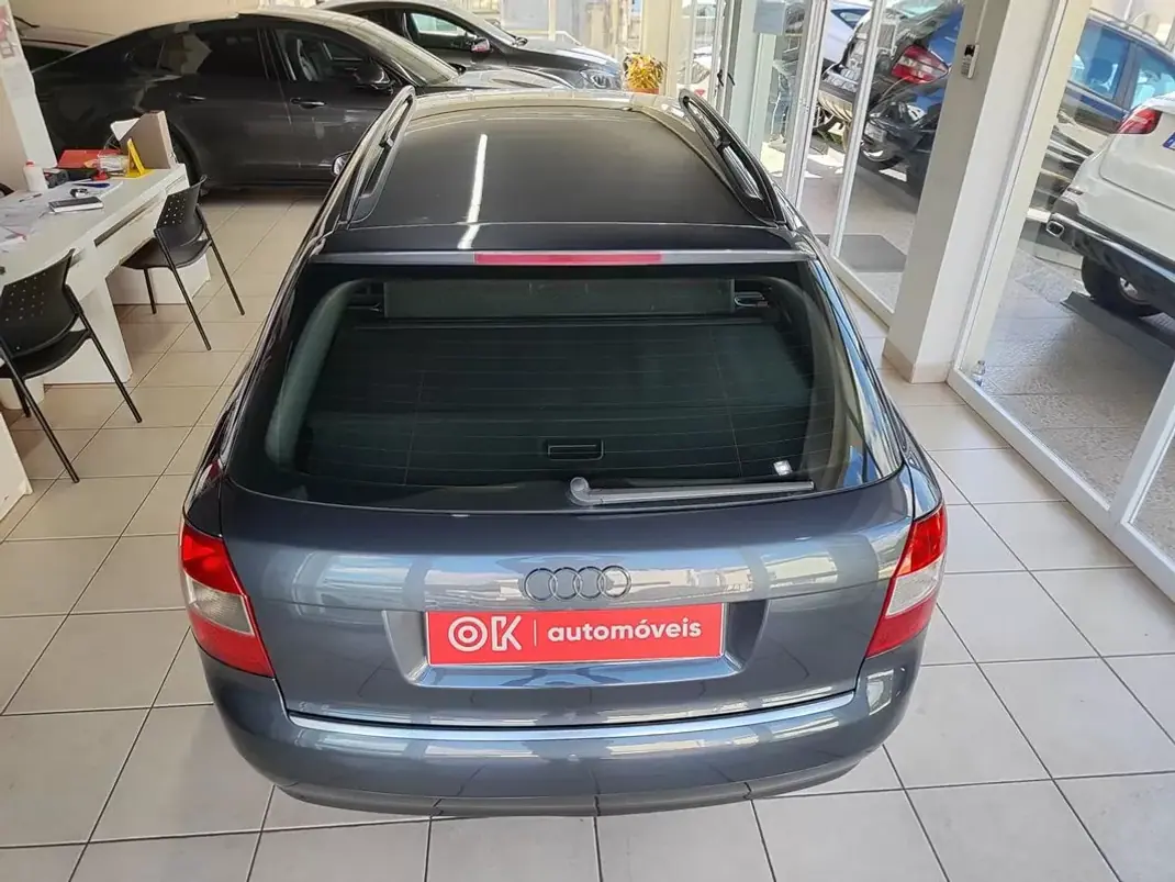 Audi A4 Avant 2004 - 6250 EUR, 348000 km - AUTO.MOTO.pt - 348000km - foto 10 de 34