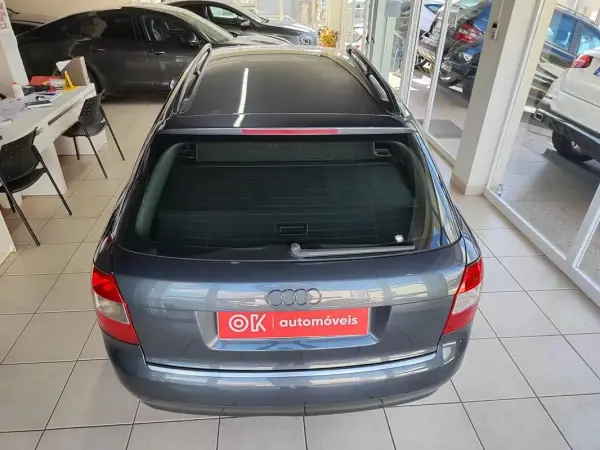Audi A4 Avant 2004 - 6250 EUR, 348000 km - AUTO.MOTO.pt - 348000km - foto 10 de 34