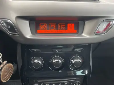 Citroën C3 2014 - 7490 EUR, 121390 km - 121390km - foto 15 de 19
