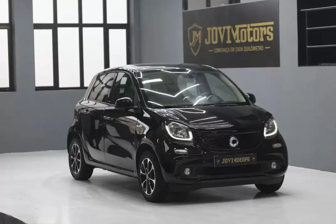 Smart ForFour 2015 - 9500 EUR, 155670 km - AUTO.MOTO.pt - 155670km - foto 1 de 36