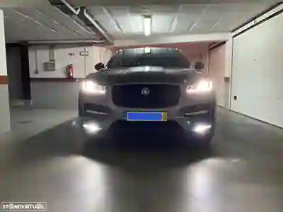 Jaguar F-Pace 2017 - 22500 EUR, 160000 km - AUTO.MOTO.pt - 160000km - foto 9 de 14