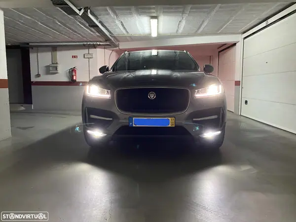 Jaguar F-Pace 2017 - 22500 EUR, 160000 km - AUTO.MOTO.pt - 160000km - foto 9 de 14