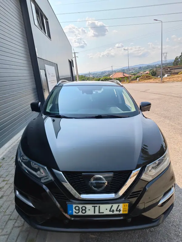 Nissan Qashqai 2017 - 15900 EUR, 175000 km - AUTO.MOTO.pt - 175000km - foto 4 de 6
