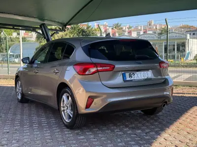 Ford Focus 2019 - 16900 EUR, 25404 km - AUTO.MOTO.pt - 25404km - foto 3 de 16