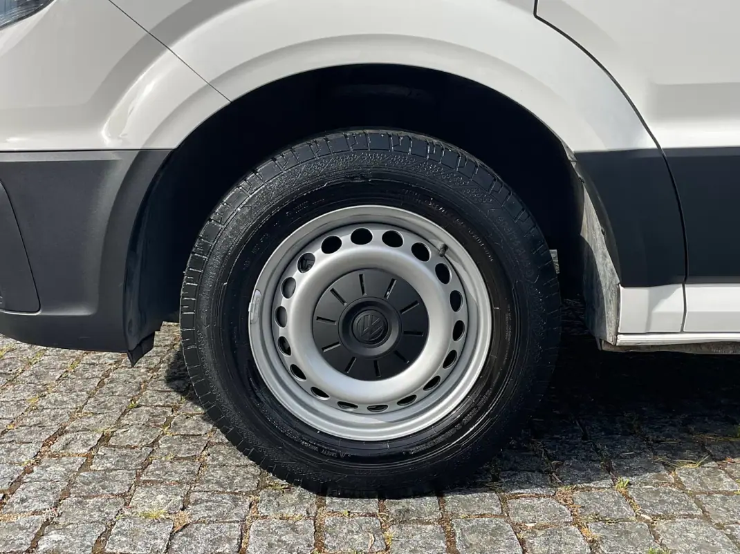 VW Crafter 2.0 TDI L3H3 IVA Dedutível 2022 - 26450 EUR, 128000 km - AUTO.MOTO.pt - 128000km - foto 13 de 33