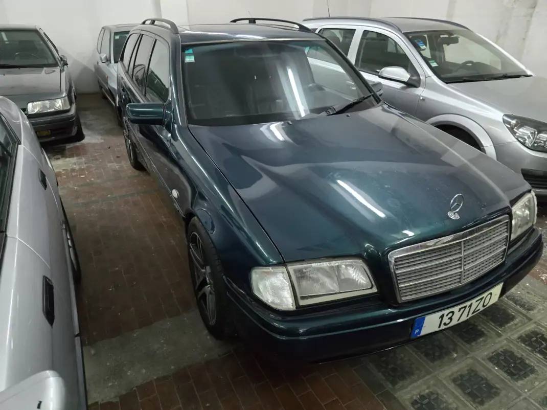 Mercedes-Benz C 250 1997 - 4500 EUR, 320000 km - AUTO.MOTO.pt - 320000km - foto 2 de 11
