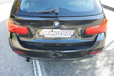 BMW 318 2013 - 14900 EUR, 154000 km - AUTO.MOTO.pt - 154000km - foto 16 de 35