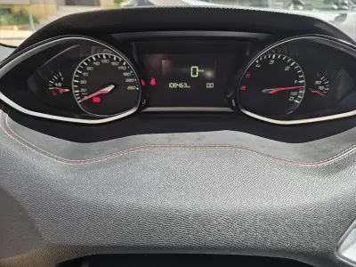 Peugeot 308 SW 2017 - 14500 EUR, 108350 km - AUTO.MOTO.pt - 108350km - foto 9 de 21