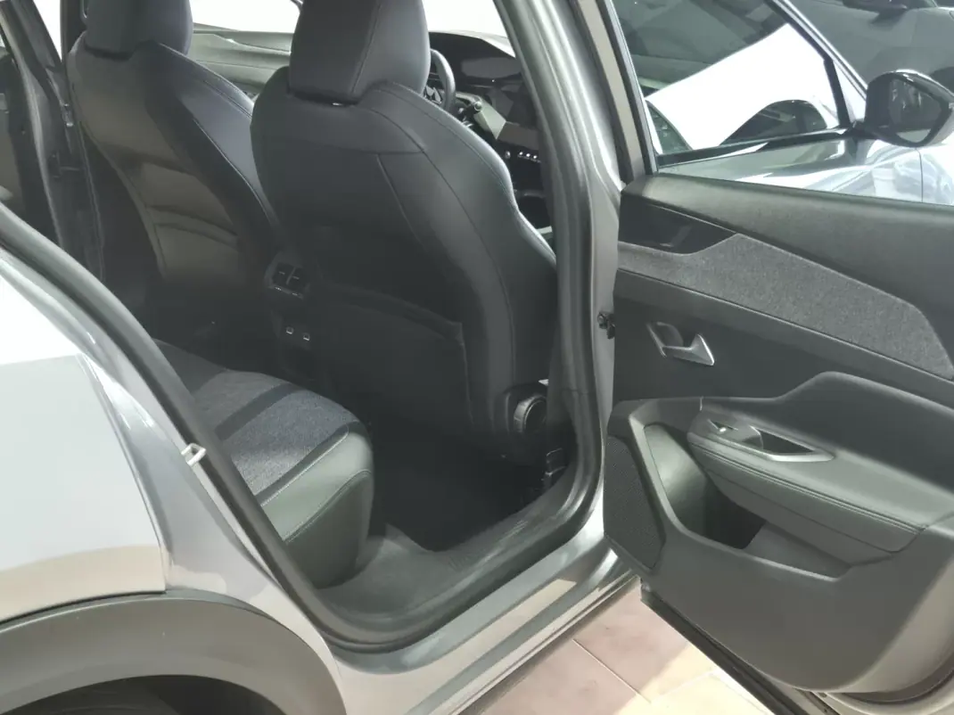 Peugeot 408 2024 - 27500 EUR, 35500 km - AUTO.MOTO.pt - 35500km - foto 11 de 30