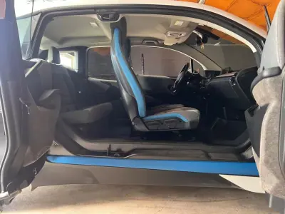BMW i3 2017 - 14900 EUR, 102622 km - AUTO.MOTO.pt - 102622km - foto 23 de 28