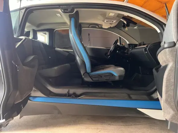 BMW i3 2017 - 14900 EUR, 102622 km - AUTO.MOTO.pt - 102622km - foto 23 de 28