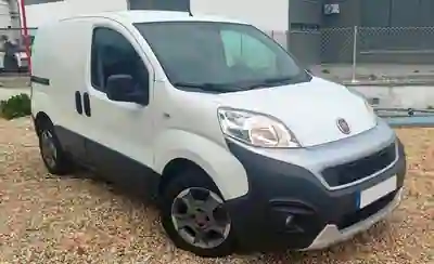Fiat FIORINO C/IVA AC PORTA LATERAL 2020 - 9750 EUR, 166000 km - AUTO.MOTO.pt - 166000km - foto 2 de 11