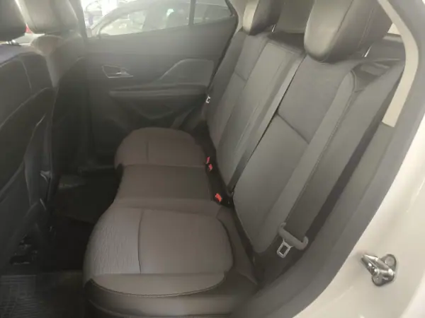 Opel Mokka 2016 - 11900 EUR, 114000 km - AUTO.MOTO.pt - 114000km - foto 8 de 16
