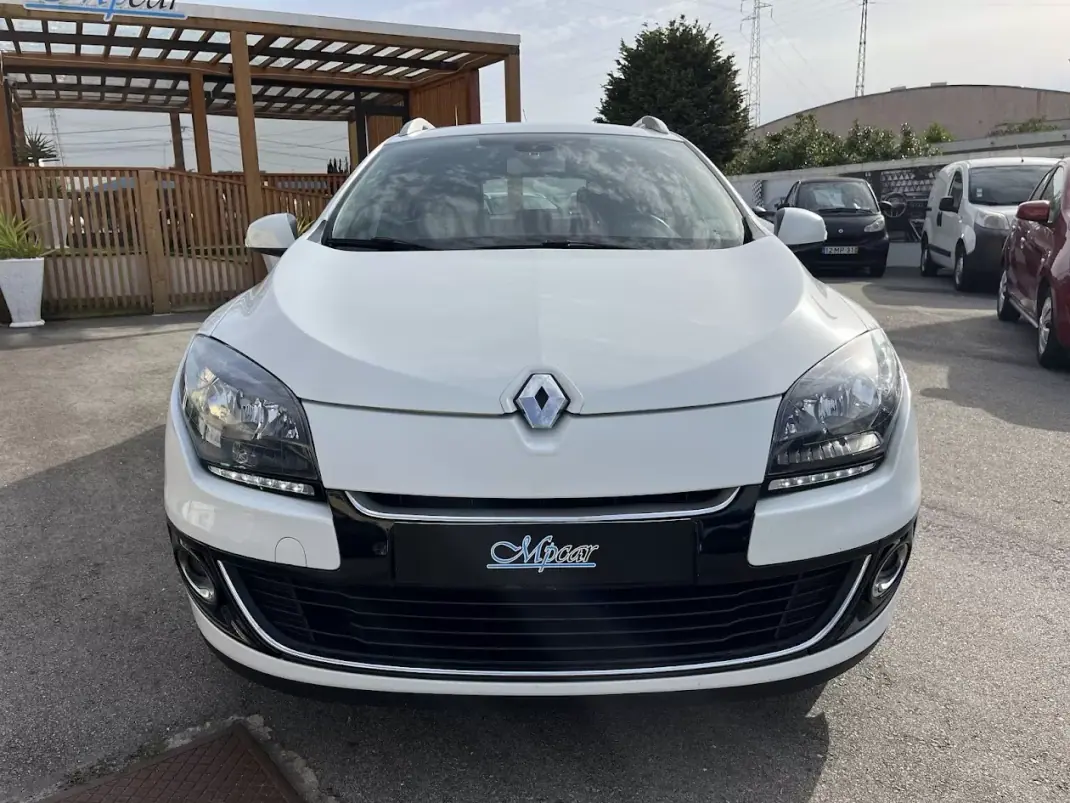 Renault Mégane Sport Tourer 2012 - 6950 EUR, 227000 km - AUTO.MOTO.pt - 227000km - foto 2 de 36