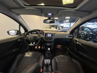Peugeot 2008 2017 - 9990 EUR, 110000 km - AUTO.MOTO.pt - 110000km - foto 3 de 47