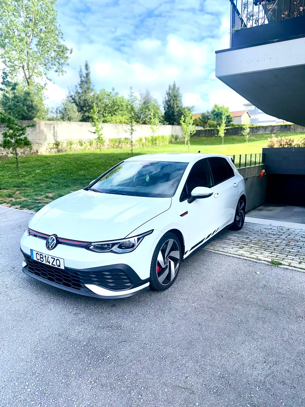 Volkswagen Golf 2021 - 32000 EUR, 161000 km - AUTO.MOTO.pt - 161000km - foto 1 de 8