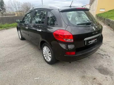 Renault Clio Break 2009 - 5450 EUR, 202000 km - AUTO.MOTO.pt - 202000km - foto 6 de 26