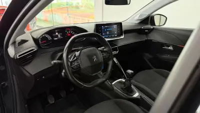 Peugeot 208 2020 - 16990 EUR, 96739 km - AUTO.MOTO.pt - 96739km - foto 11 de 27