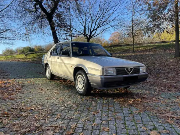 Alfa Romeo 90 1988 - 18900 EUR, 27700 km - AUTO.MOTO.pt - 27700km - foto 51 de 60