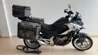 Honda NC750XA 2017 — foto 2 de 12