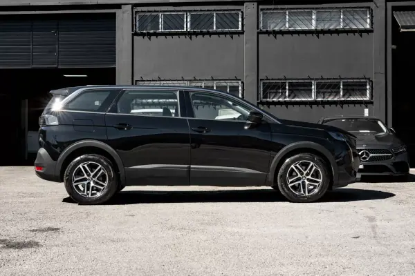 Peugeot 5008 1.2 PureTech Allure Pack EAT8 2022 Gasolina