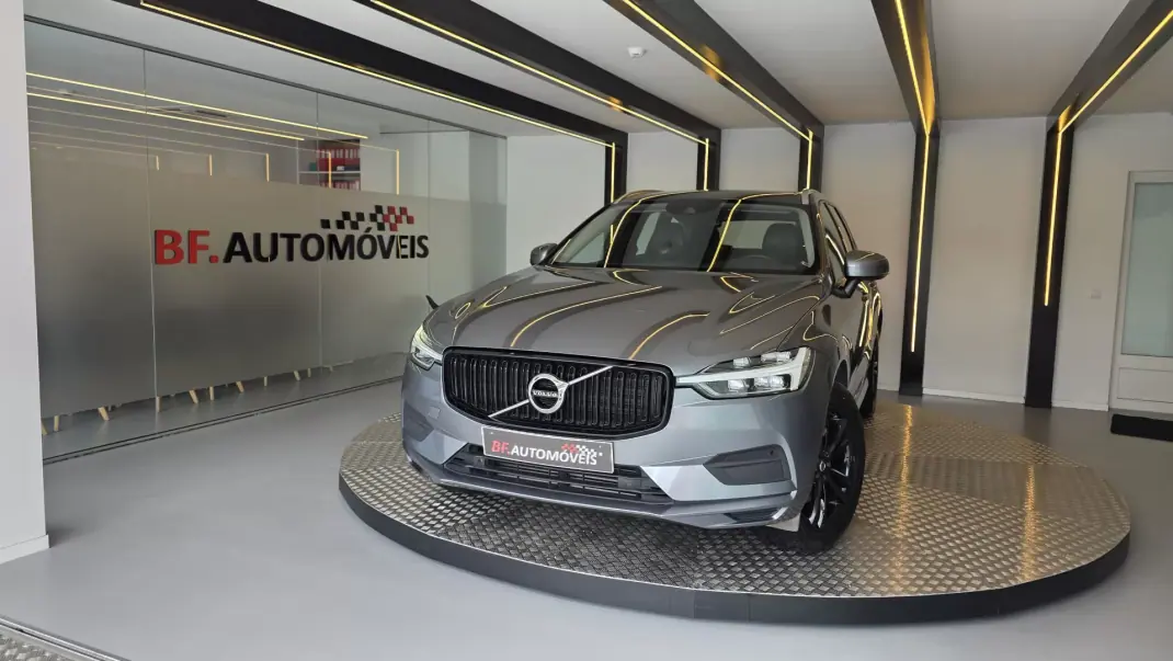 Volvo XC 60 2018 - 23500 EUR, 242396 km - AUTO.MOTO.pt - 242396km - foto 12 de 55