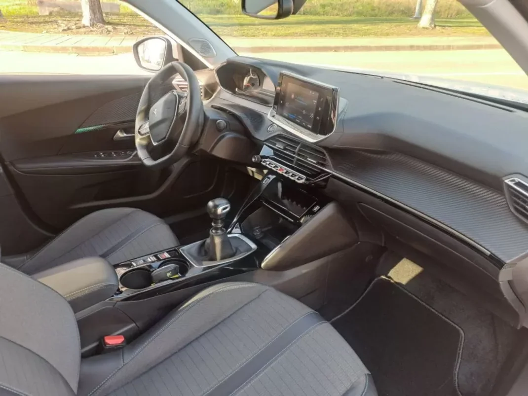 Peugeot 2008 2021 - 18500 EUR, 139000 km - AUTO.MOTO.pt - 139000km - foto 13 de 14