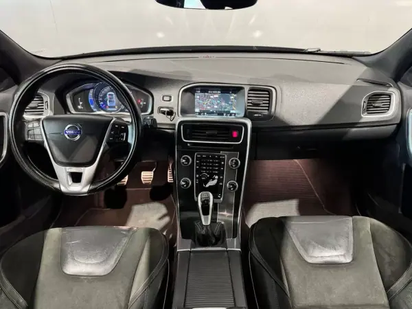 Volvo S60 2016 - 14900 EUR, 205158 km - AUTO.MOTO.pt - 205158km - foto 5 de 30