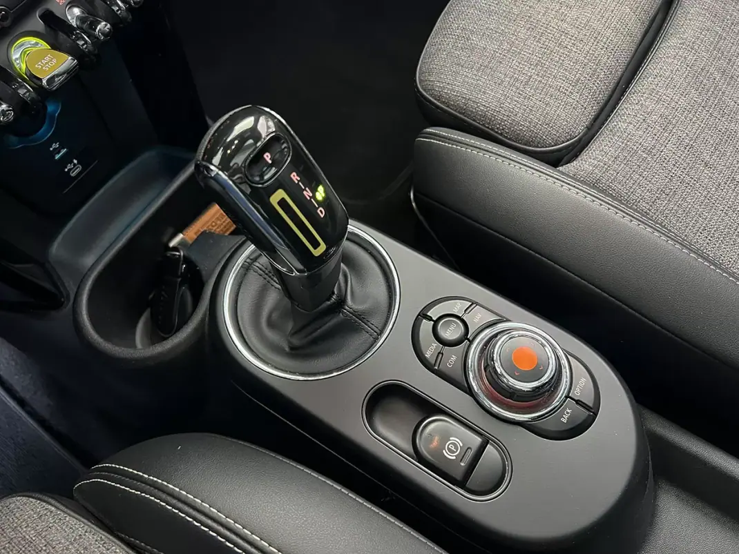 MINI Electric 2020 - 17800 EUR, 55687 km - AUTO.MOTO.pt - 55687km - foto 15 de 27