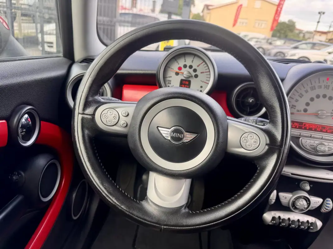 MINI 3 Portas 2009 - 8500 EUR, 167000 km - AUTO.MOTO.pt - 167000km - foto 11 de 19