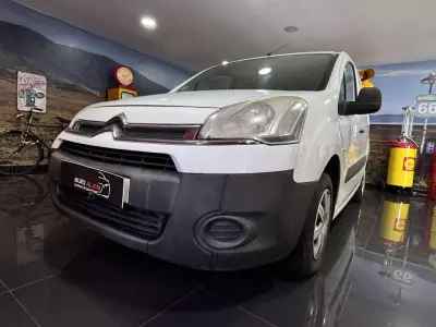 Citroën BERLINGO 3 LUGARES 2014 - 8450 EUR, 263000 km - AUTO.MOTO.pt - 263000km - foto 2 de 11