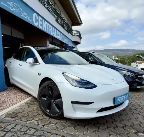 Tesla Model 3 2020 - 27950 EUR, 97000 km - AUTO.MOTO.pt - 97000km - foto 2 de 26