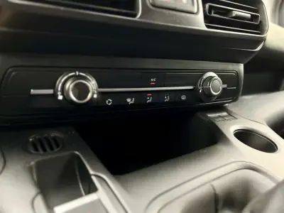 Peugeot Partner 1.5 BlueHdi L1 102Cv | CARPLAY | IVA DEDUTÍVEL 2023 - 17950 EUR, 53000 km - AUTO.MOTO.pt - 53000km - foto 20 de 21