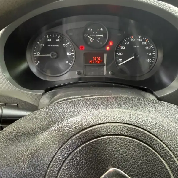 Citroën BERLINGO 1.6 HDI 600 C/AC 2018 - 10990 EUR, 190000 km - AUTO.MOTO.pt - 190000km - foto 7 de 15