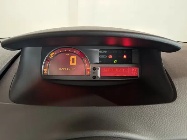 Renault Modus 2009 - 5900 EUR, 164416 km - AUTO.MOTO.pt - 164416km - foto 10 de 22